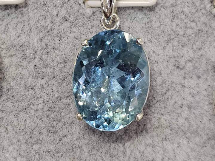  Pierre semi-précieuse Le Puy-en-Velay