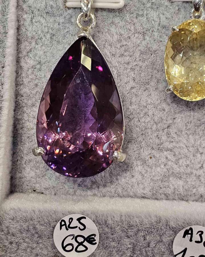  Pierre semi-précieuse Le Puy-en-Velay